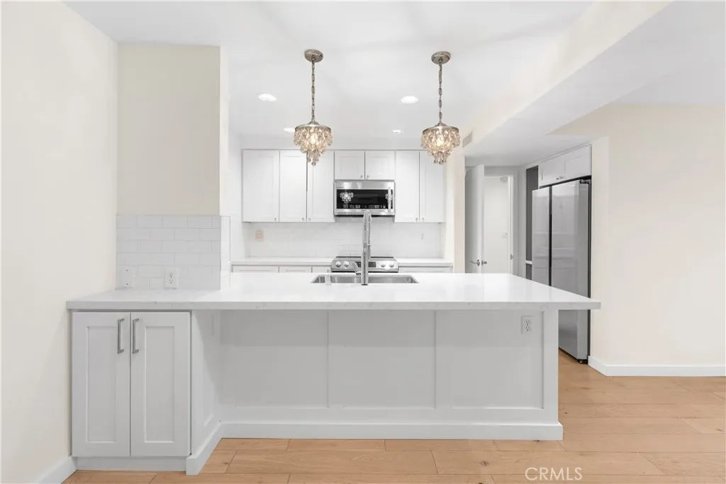 Additional image 2 of 5257 Radford Ave Unit 101, Valley Village, CA 91607