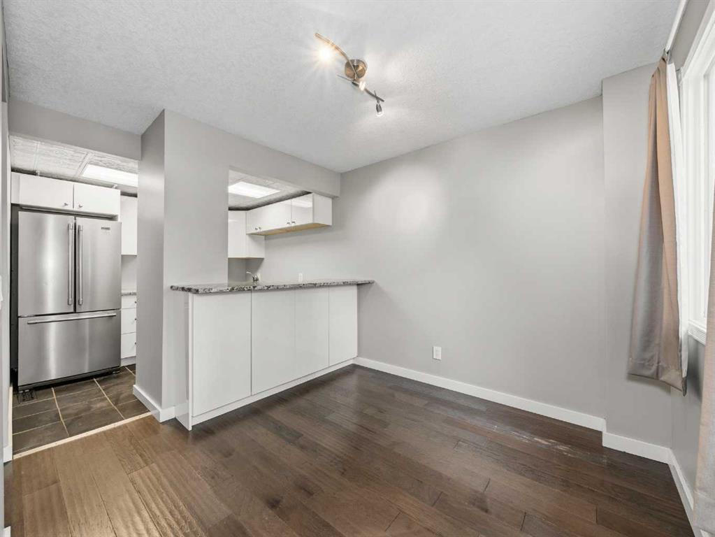 Additional image 2 of 202-829 Coach Bluff Crescent SW, Calgary, AB, T3H 1B1