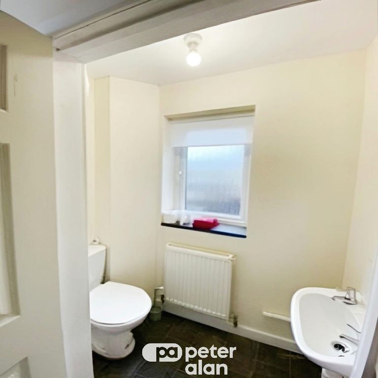 Additional image 9 of 4 bed property to rentSeion Place, Neath SA10