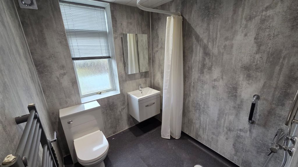 Additional image 13 of 3 bed flat to rentMain Street, Auchinleck KA18