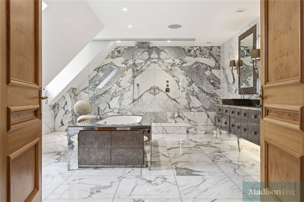 Additional image 43 of 8 bed detached house for saleStradbroke Drive, Chigwell, Essex IG7