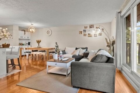 Additional image 7 of 2416 Woodview Drive SW, Calgary, AB, T2W 4X7