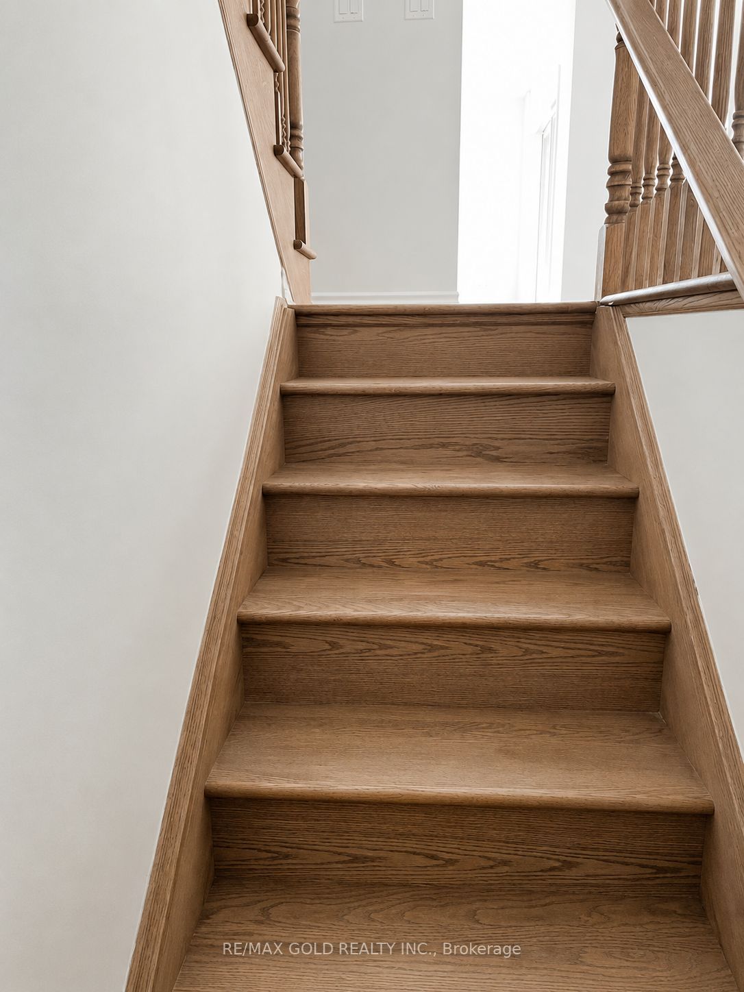Additional image 5 of 564 Bellflower Court, Milton, ON, L9E 1E4