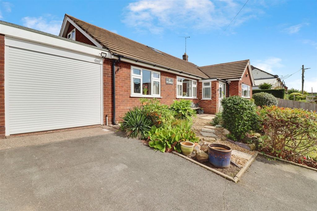 4 bed detached bungalow for saleThe Dingle, Haslington CW1 photo 2