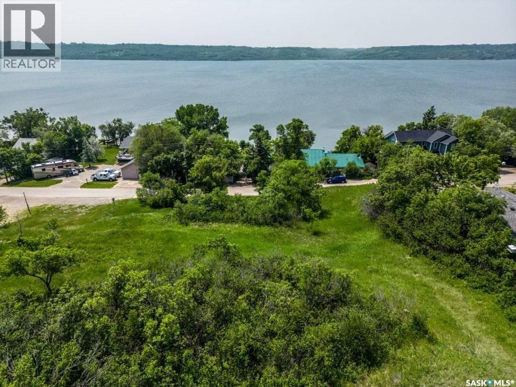38 Lakeshore DRIVE