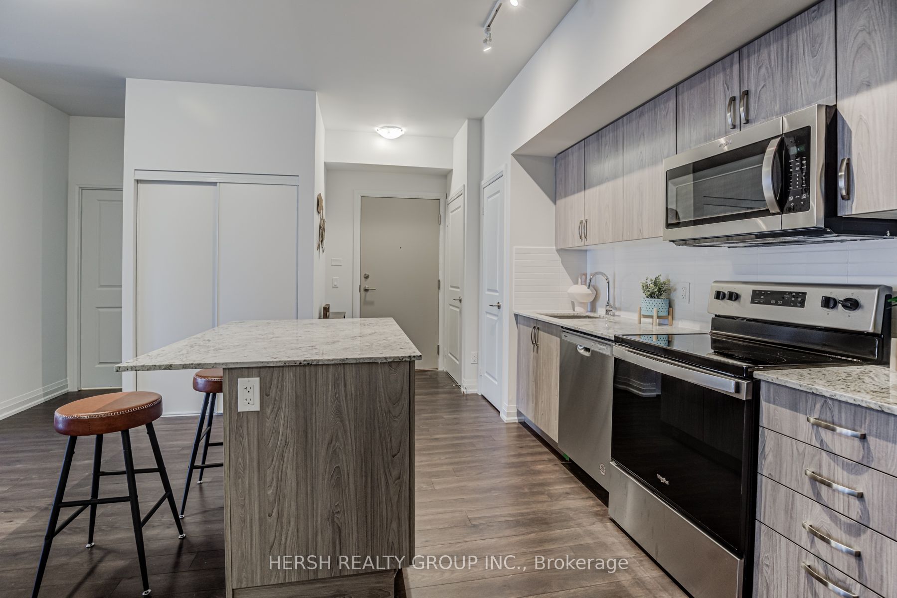 Additional image 4 of 201-10 Meadowglen Place, Toronto, ON, M1G 0A8
