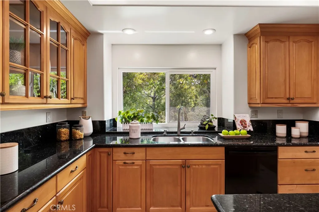 Additional image 18 of 2 Saros Unit 70, Irvine, CA 92603