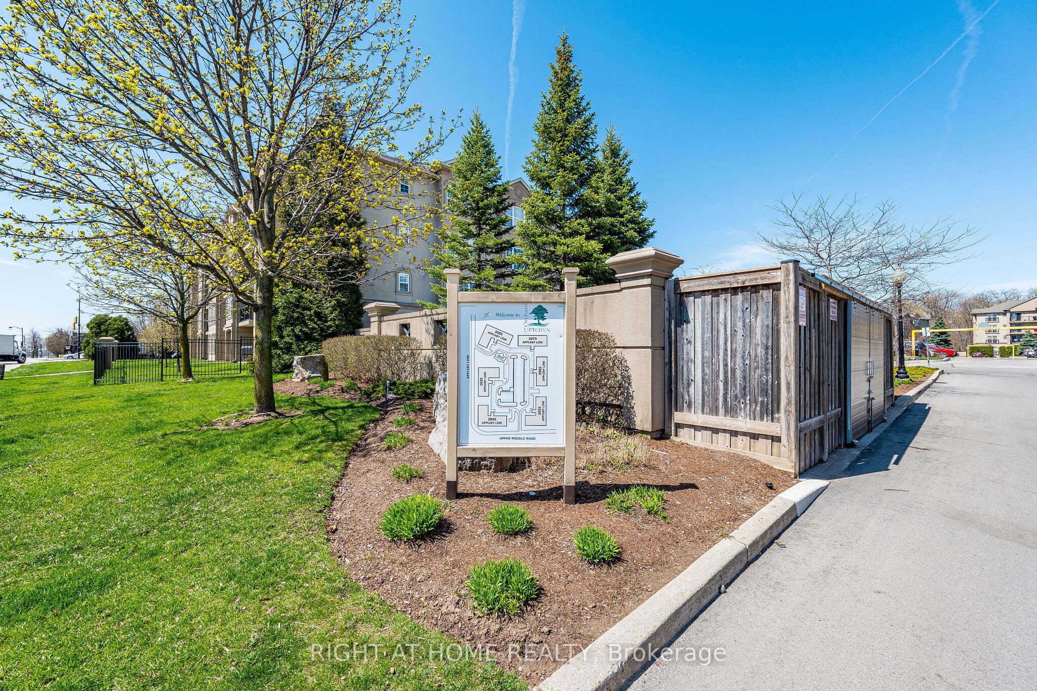 Additional image 2 of 401-2045 Appleby Line, Burlington, ON, L7L 7G9