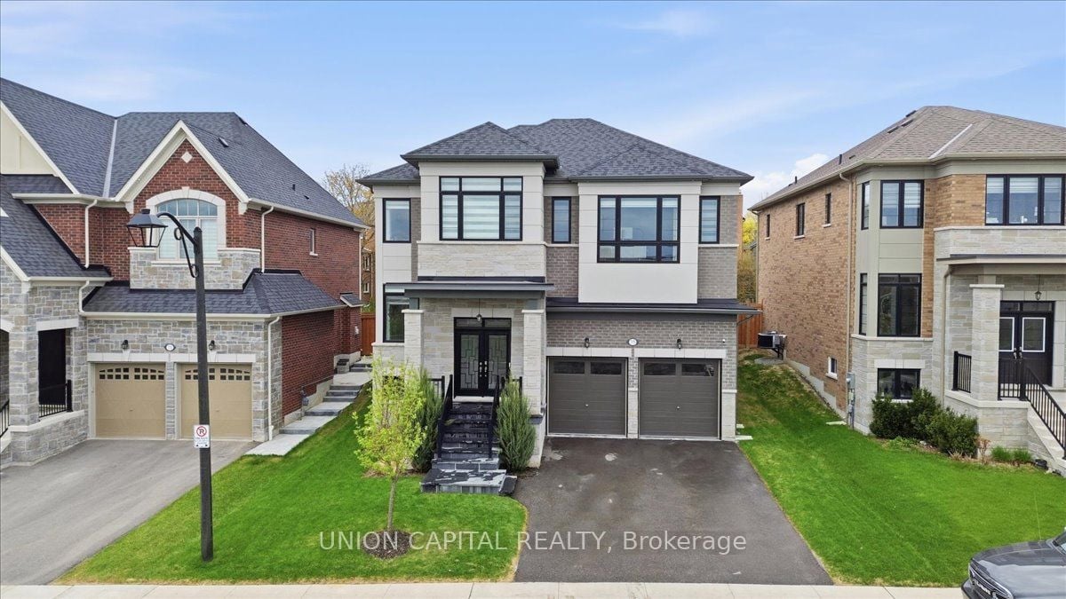75 Bethpage Crescent, Newmarket, ON, L3X 1B8