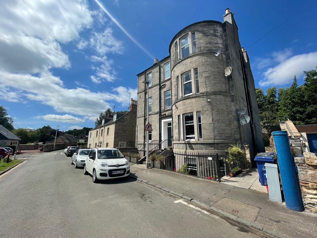2 bed flat to rent3 Old Bank Building, Scool Green EH18