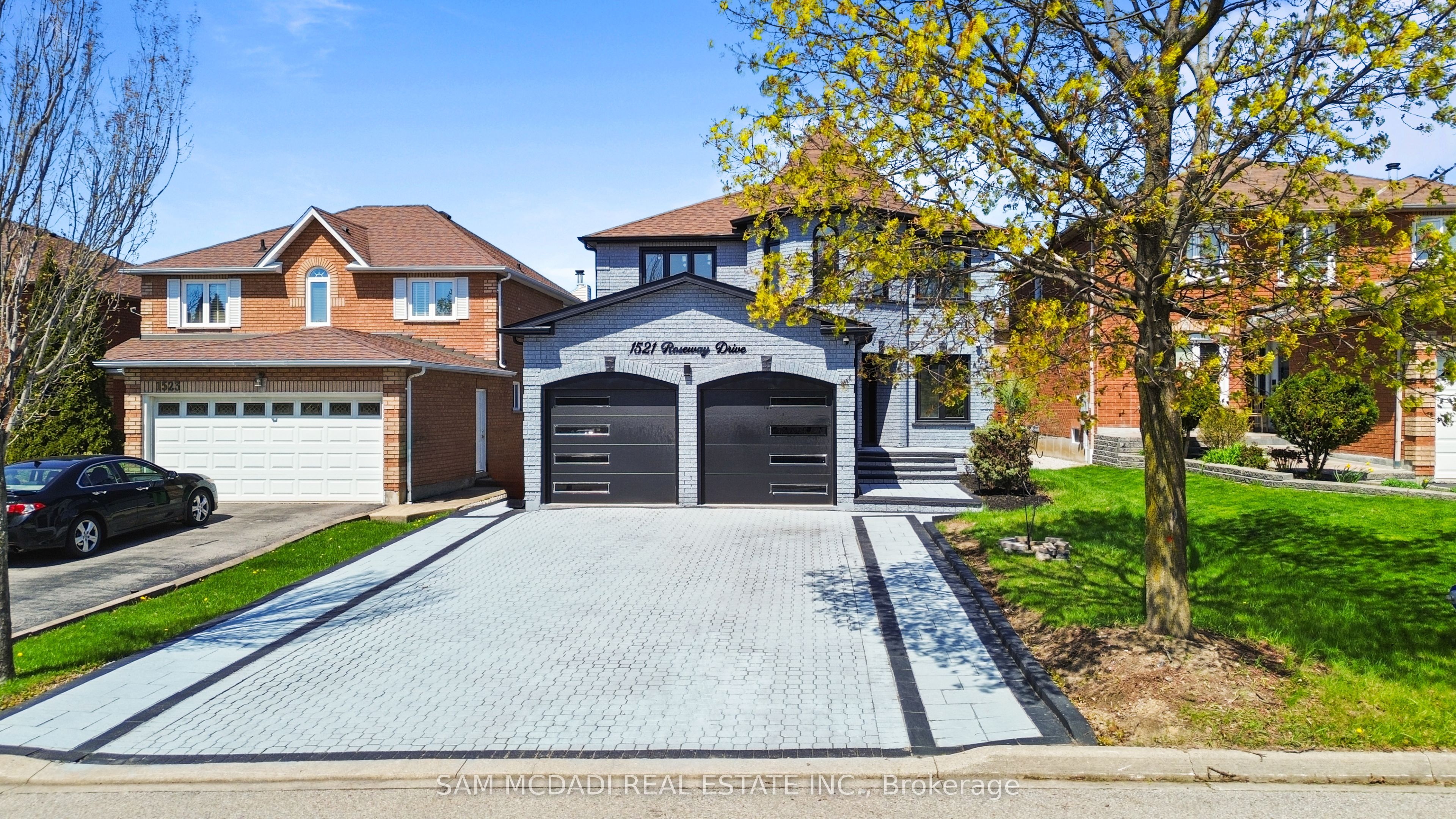 1521 Roseway Drive, Mississauga, ON, L5M 5M5