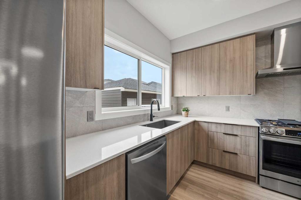 Additional image 4 of 46 Versant View SW, Calgary, AB, T2Y0S8