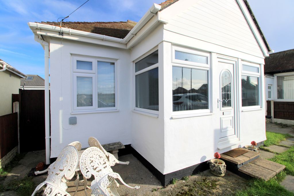 Additional image 3 of 2 bed bungalow for saleWoodside Avenue, Kinmel Bay LL18