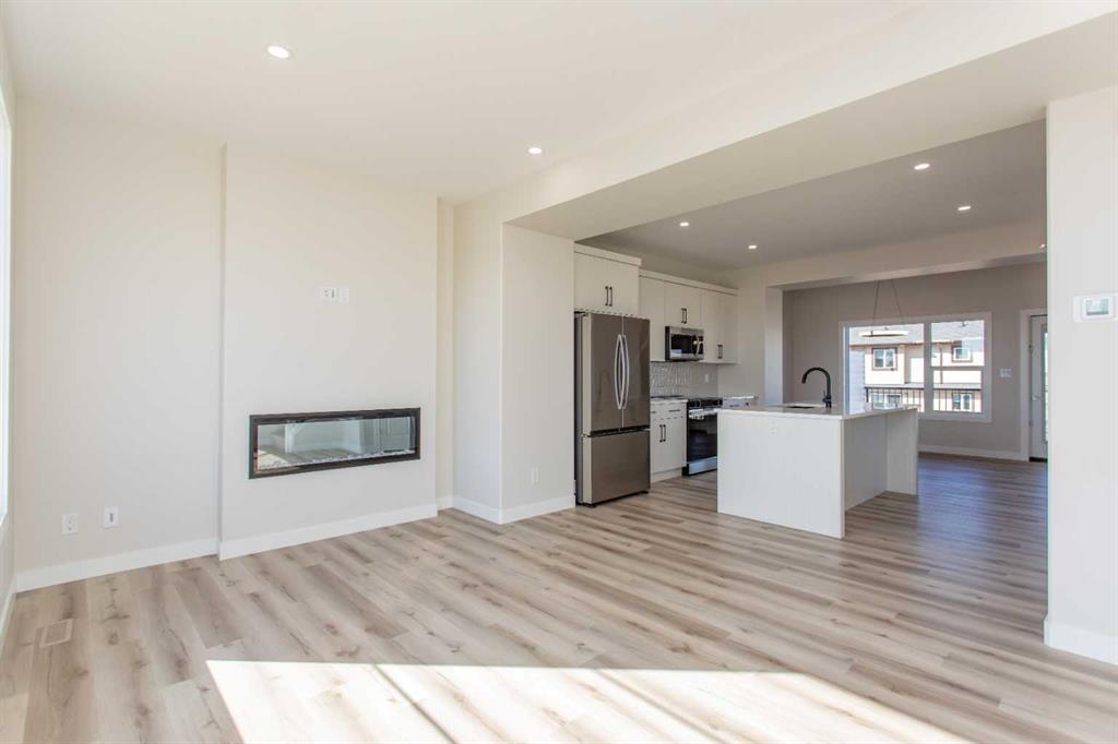 Additional image 2 of 65 Lavelle Close, Red Deer, AB, T4R 0V7