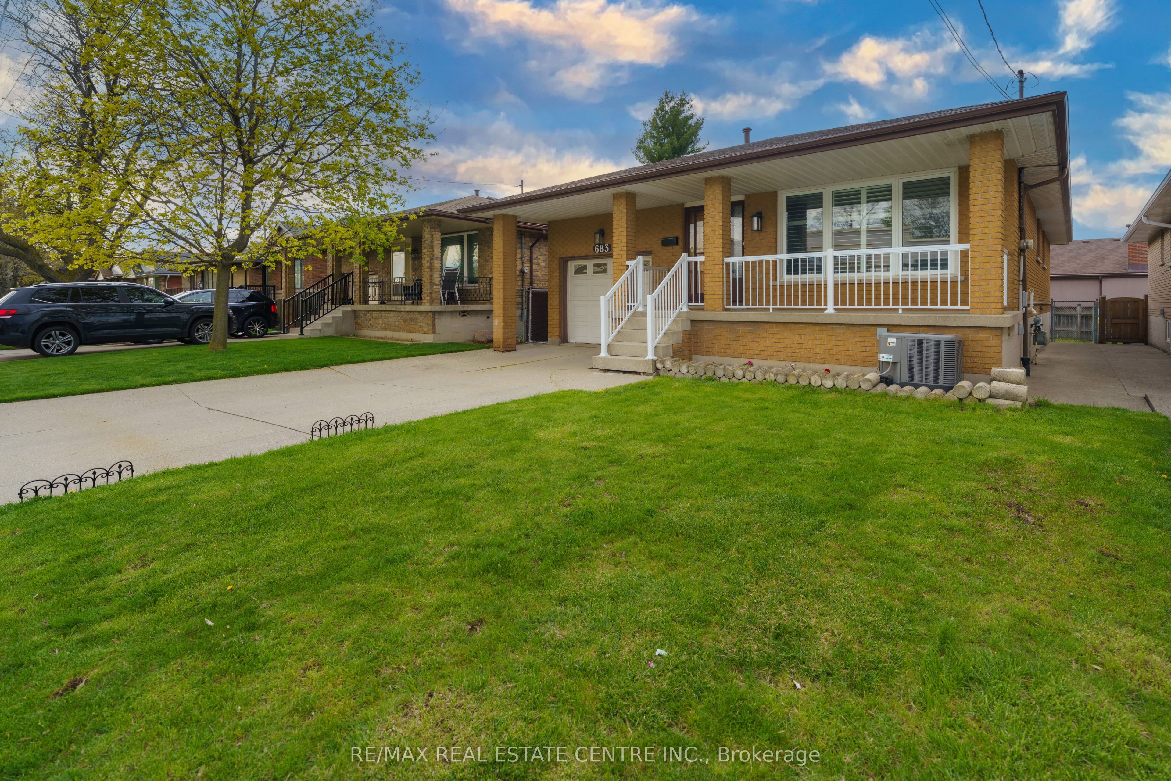 683 Seventh Avenue S, Hamilton, ON, L8V 1Z1