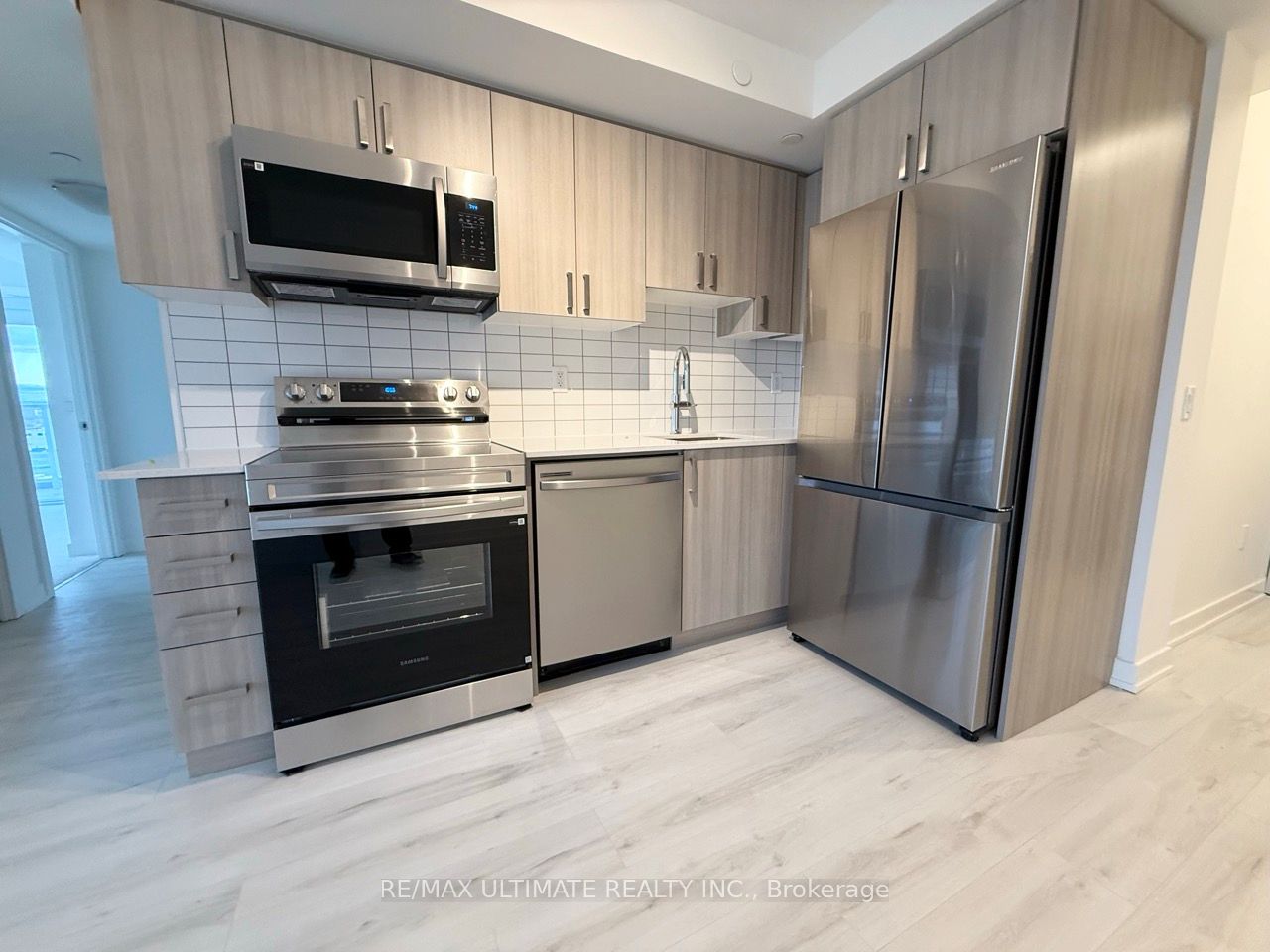 Additional image 4 of 1302-1010 Sandy Beach Road, Pickering, ON, L1W 0C7