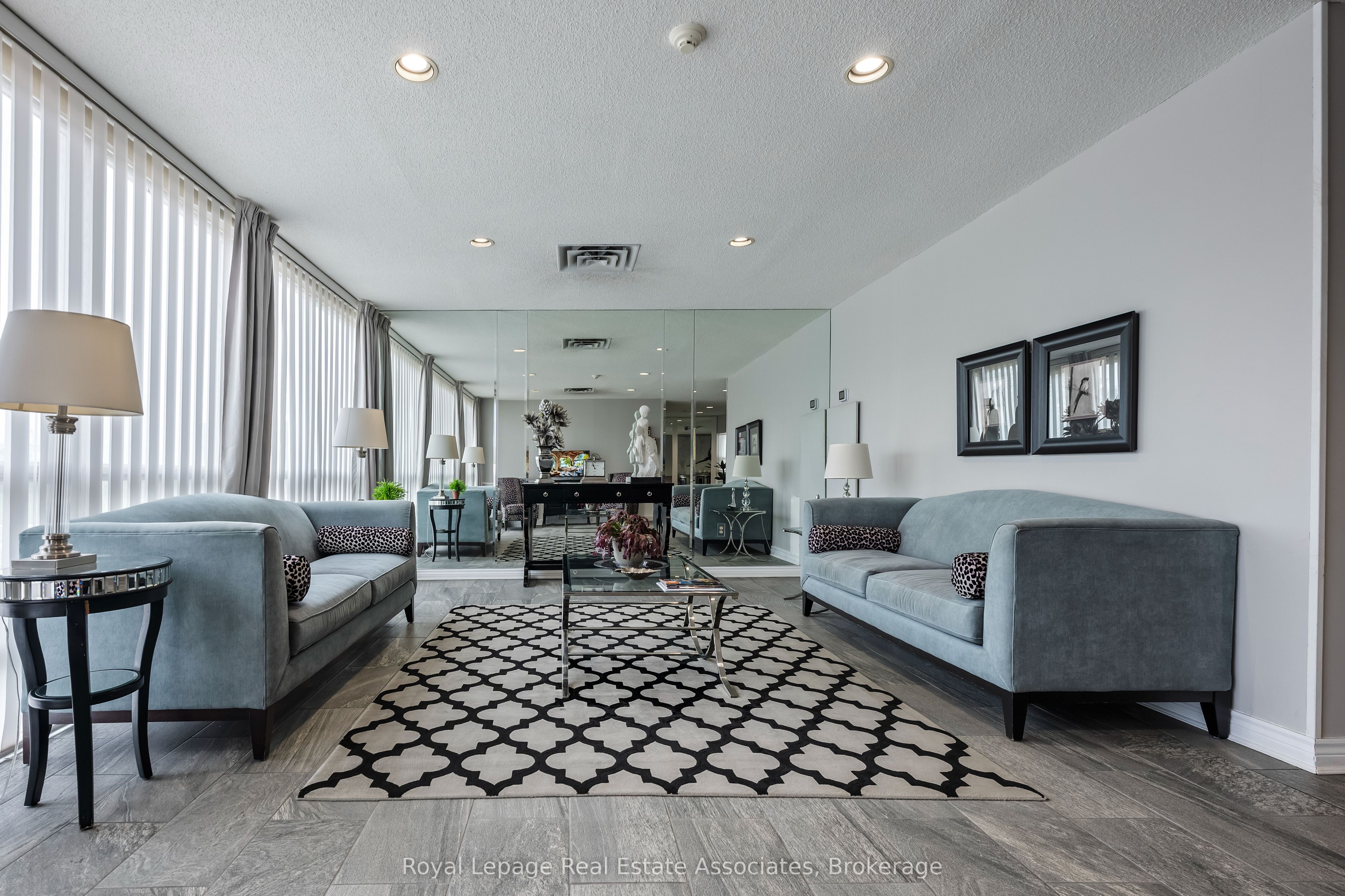 Additional image 3 of 1402-20 Mcfarlane Drive, Halton Hills, ON, L7G 5J8