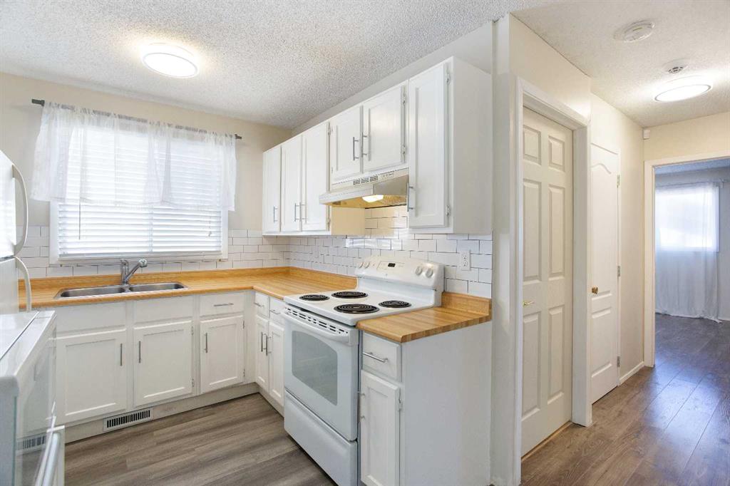 Additional image 6 of 1144 Berkley Drive NW, Calgary, AB, T3K 1E4