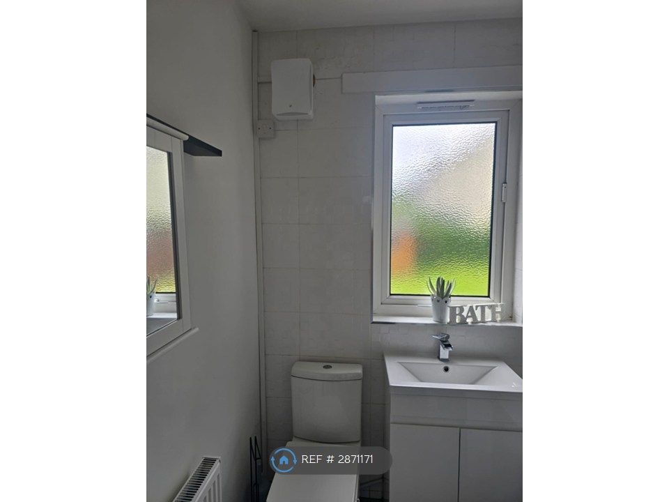 Additional image 19 of 2 bed flat to rentElm Road, Clydebank G81
