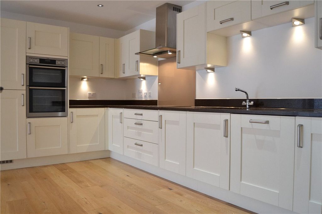 Additional image 2 of 1 bed flat to rentKingman Way, Newbury RG14