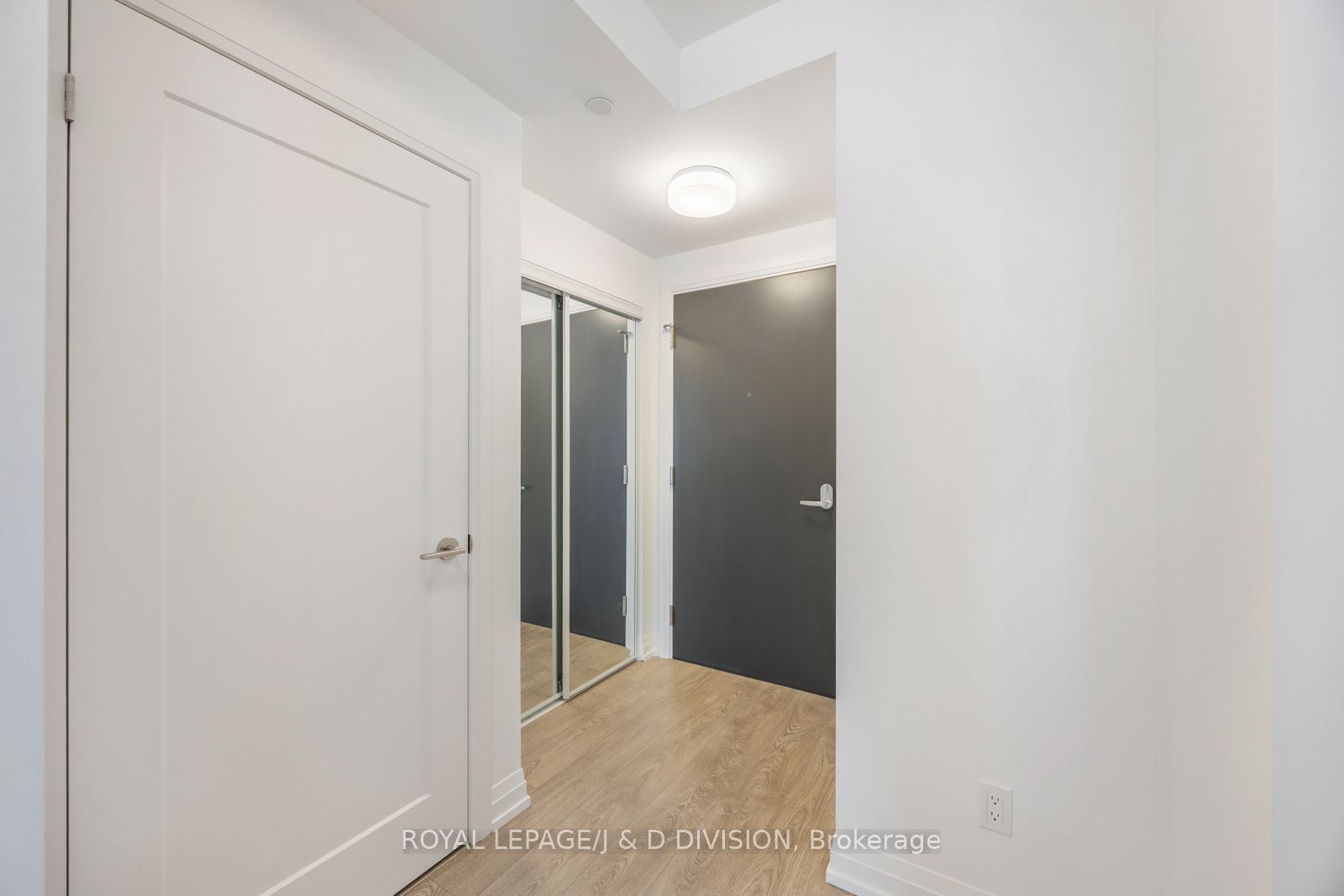 Additional image 3 of 1510-286 Main Street, Toronto, ON, M4C 4X5