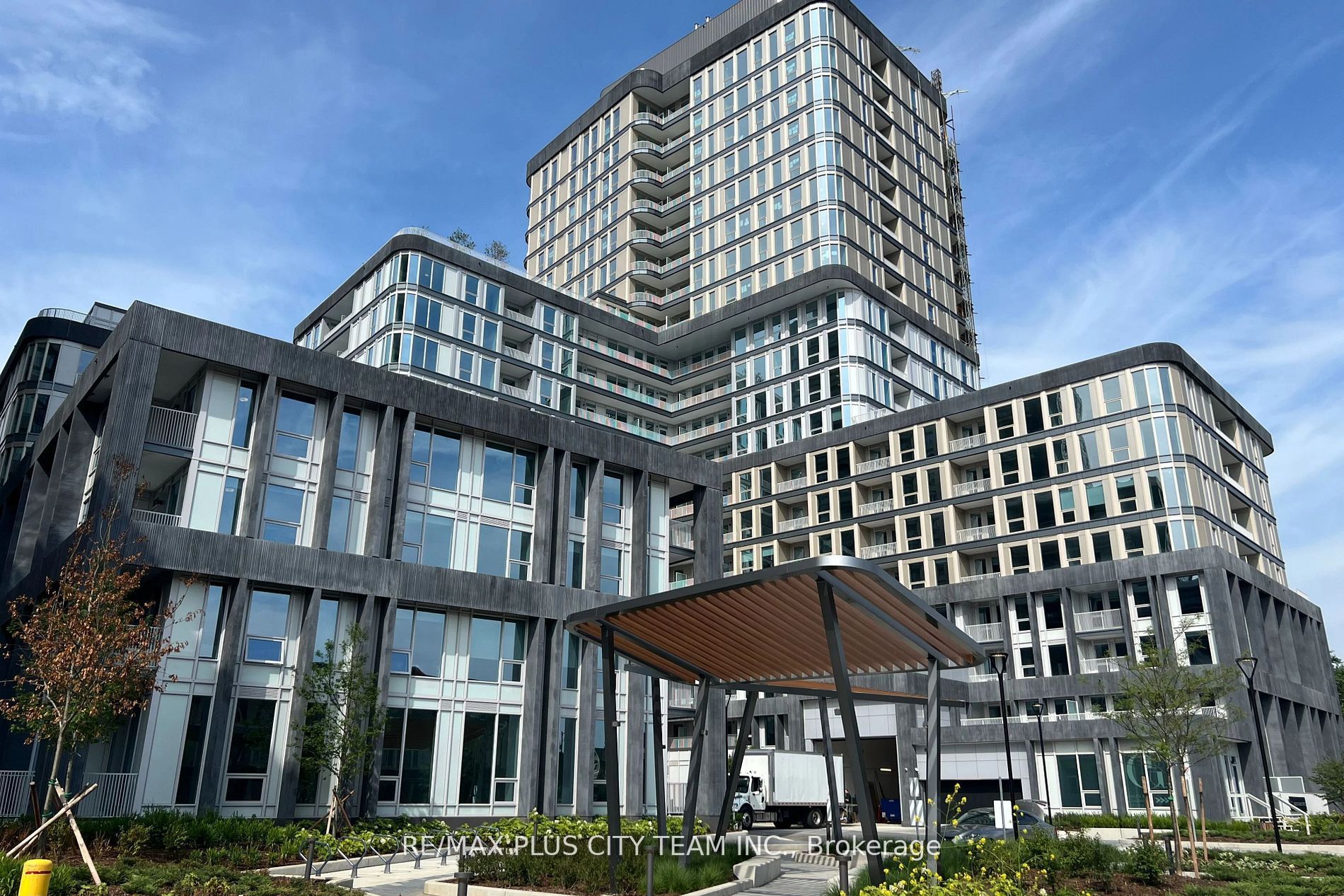 506-3240 William Coltson Avenue, Oakville, ON, L6H 8C8