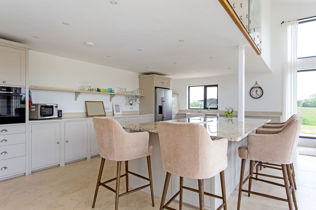 Additional image 6 of 5 bed barn conversion to rentEast Challow, Wantage OX12