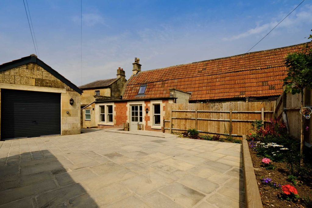 Additional image 25 of 3 bed property to rentHigh Street, Box SN13