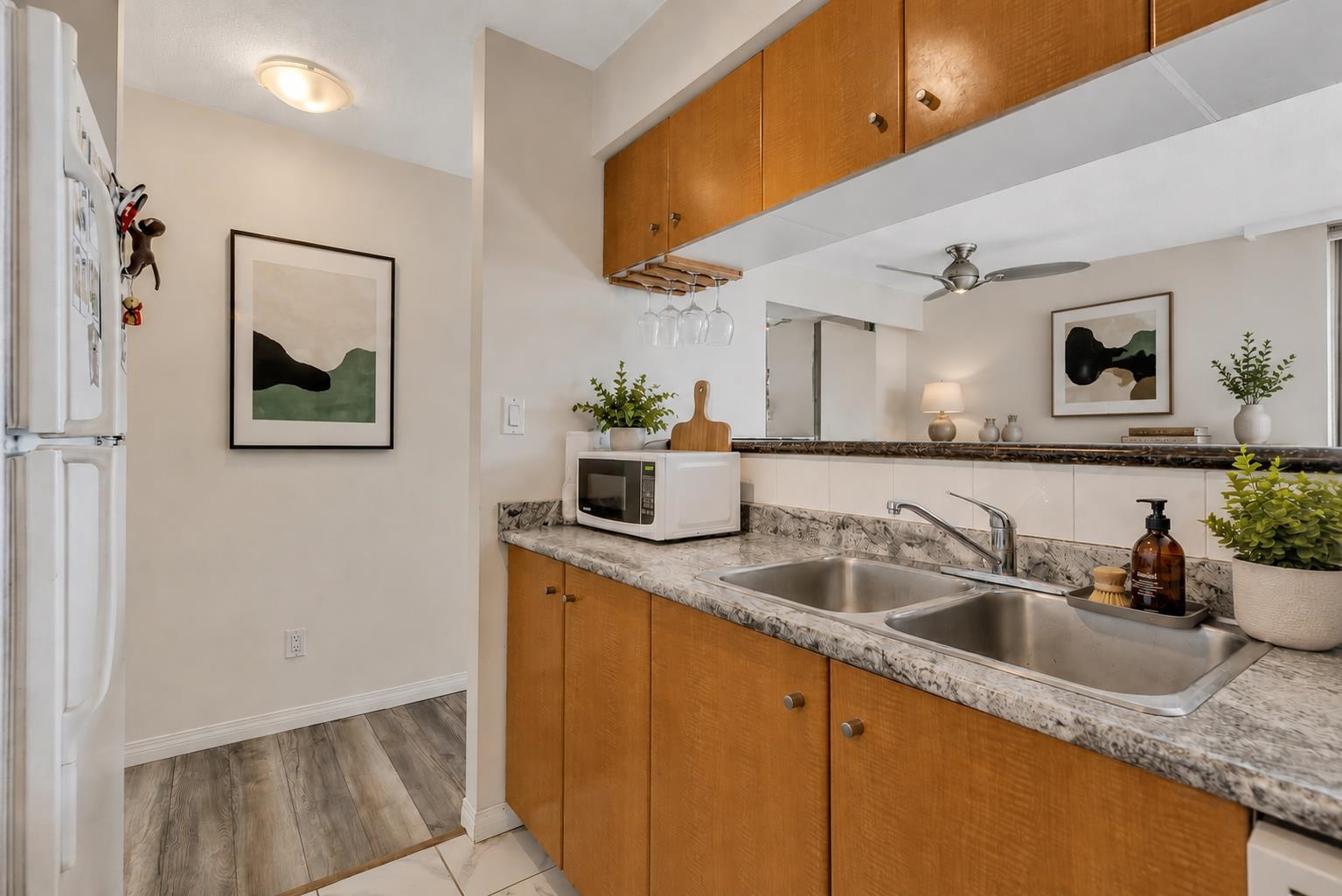 Additional image 5 of 1405-822 Homer Street, Vancouver, BC, V6B 6M3