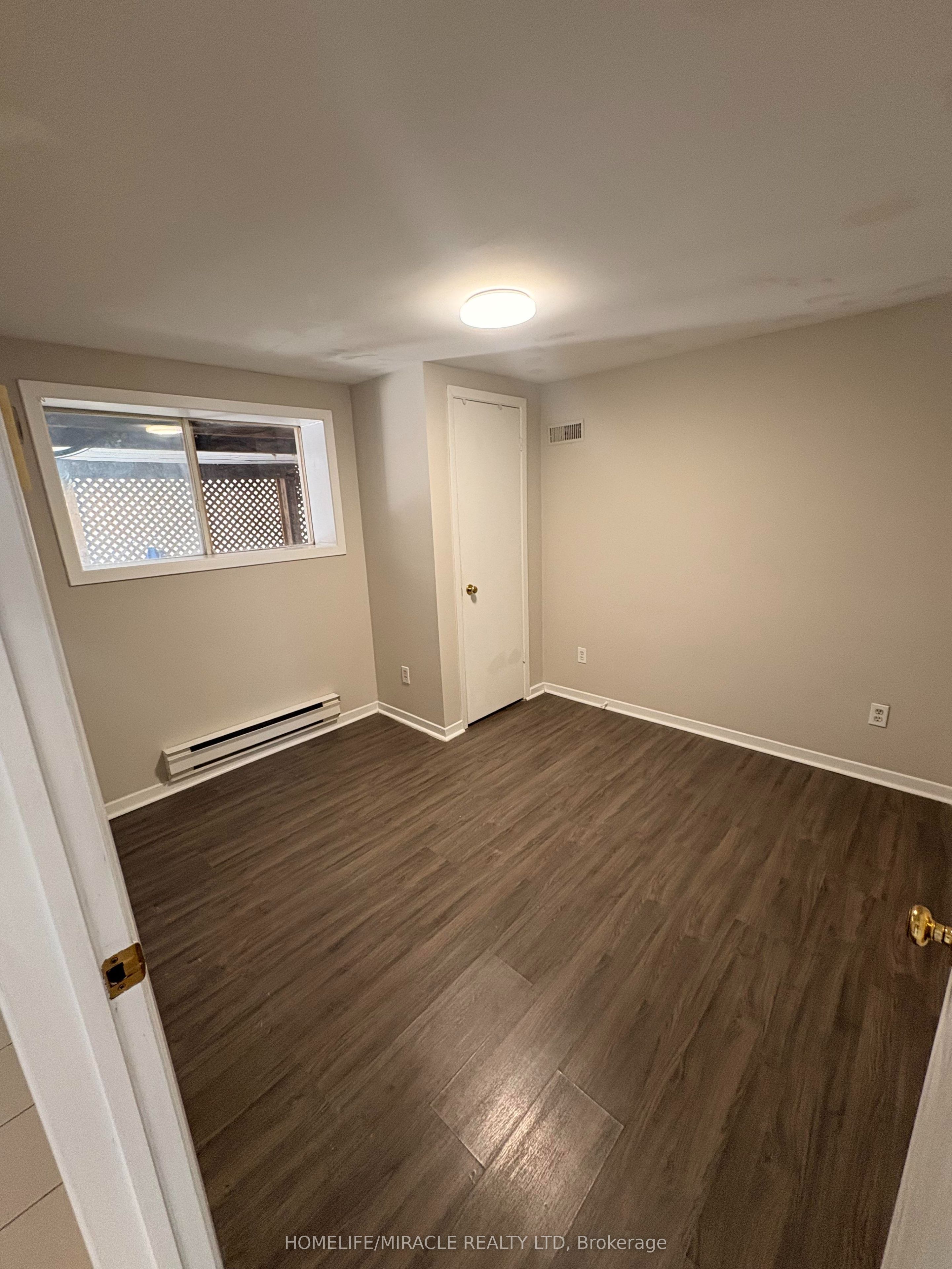2-1571 19th Avenue, Richmond Hill, ON, L4S 1N7