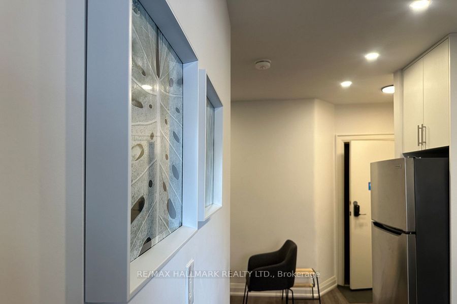 Additional image 5 of 4-595 St Clair Avenue W, Toronto, ON, M6C 1A3