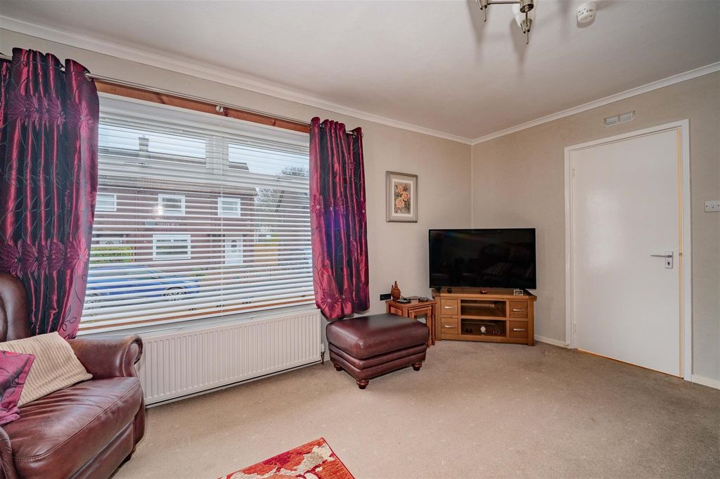 Additional image 4 of 3 bed semi-detached house for saleHelmsdale Crescent, Dundee DD3