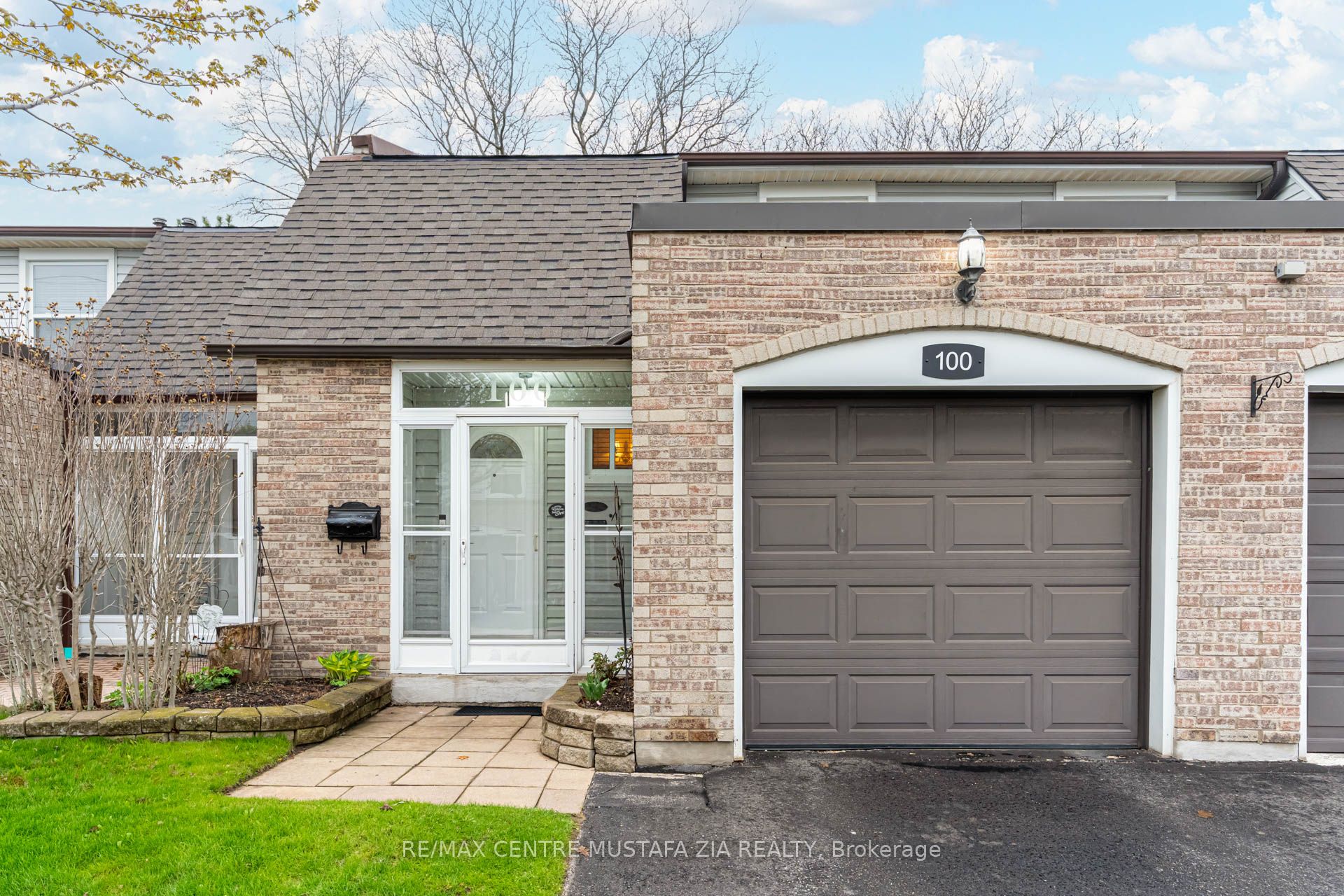 100-2440 Bromsgrove Road, Mississauga, ON, L5J 4J7