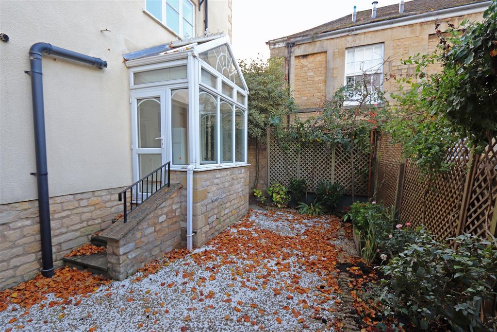 Additional image 11 of 3 bed town house to rentLambert Mews, Stamford PE9