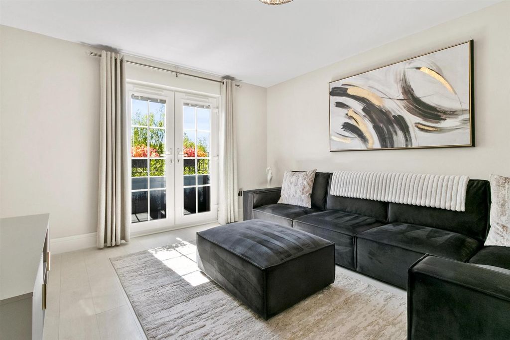 2 bed flat for saleOrissa Drive Dumbarton G82 photo 2