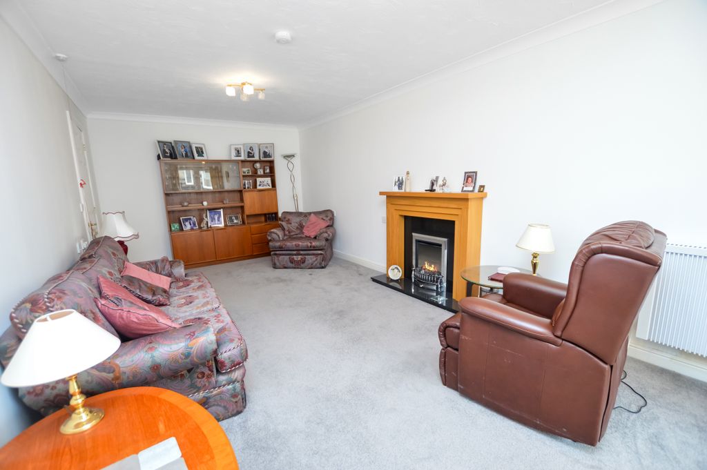 Additional image 3 of 2 bed flat for sale24 Woodside Walk, Hamilton, South Lanarkshire ML3