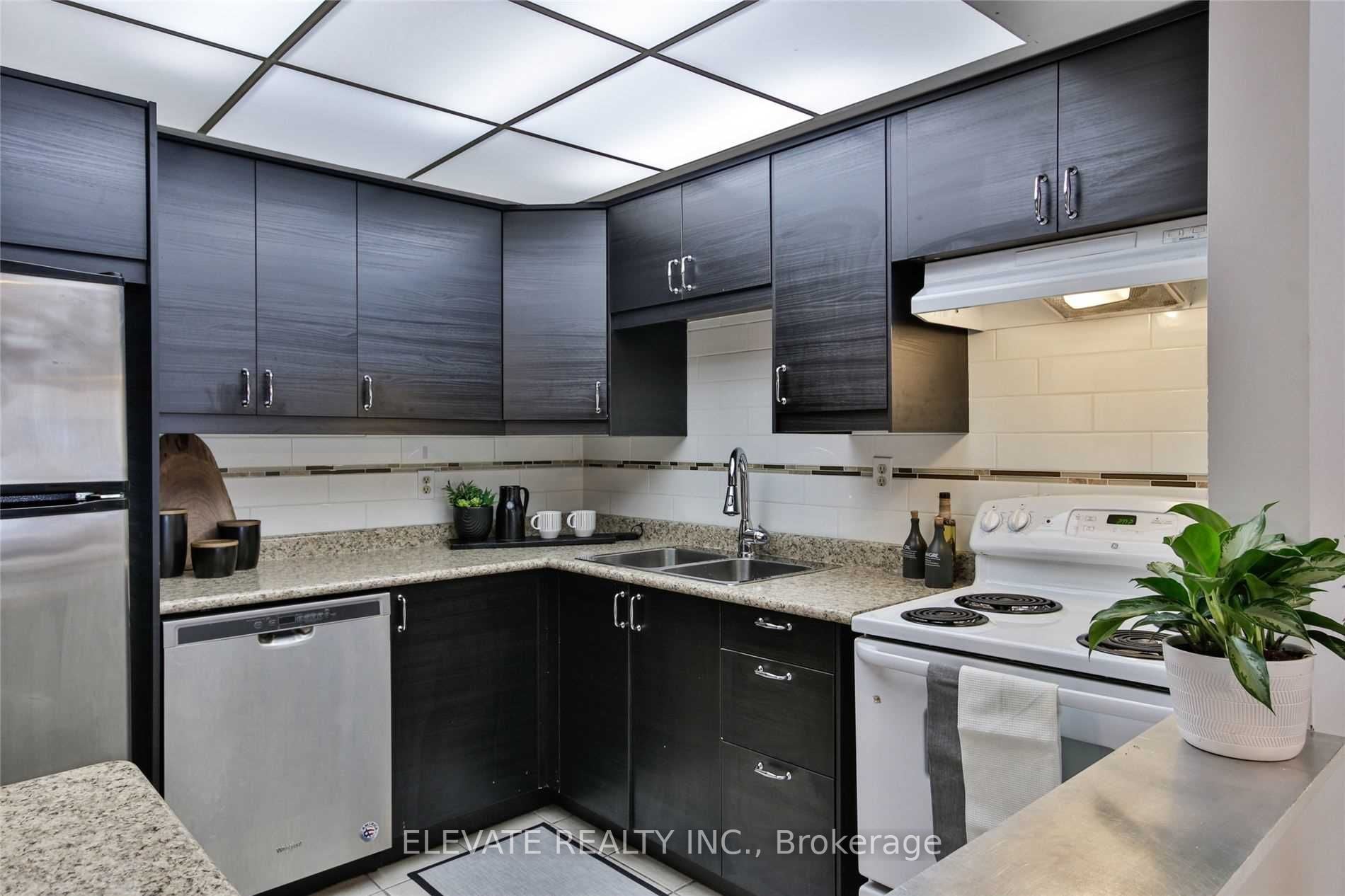 2131 Dufferin Street, Toronto, ON, M6E 3R3