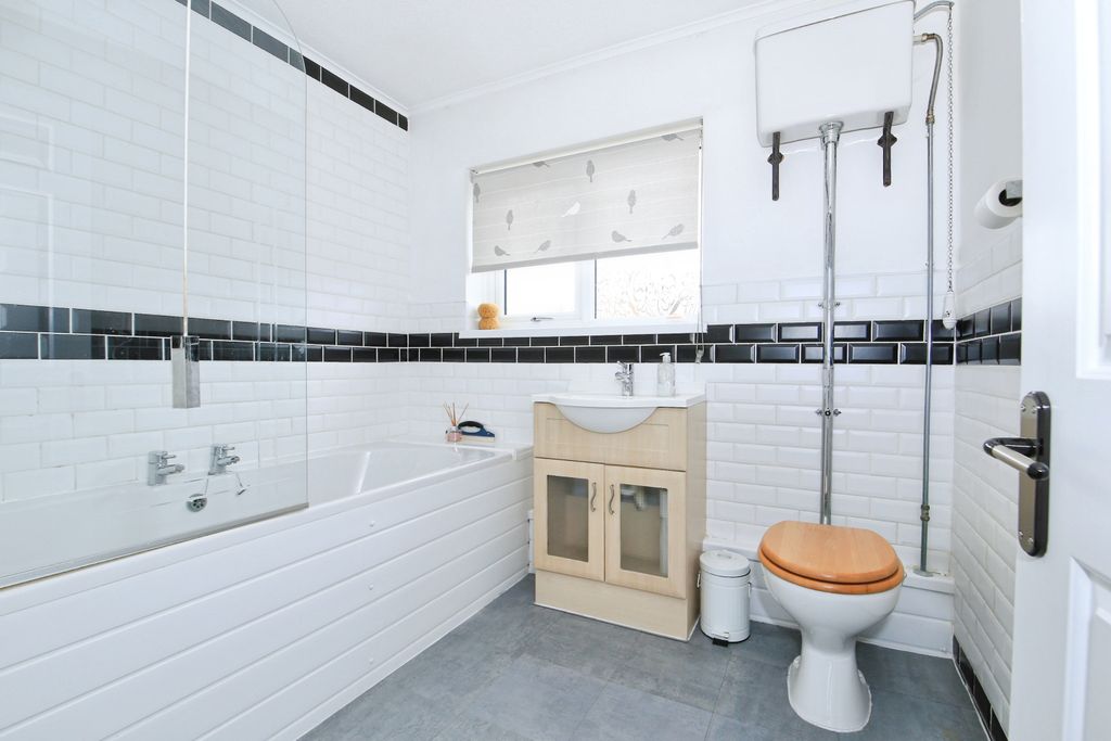 Additional image 25 of 5 bed detached house for saleDanes Close, Peterborough PE1