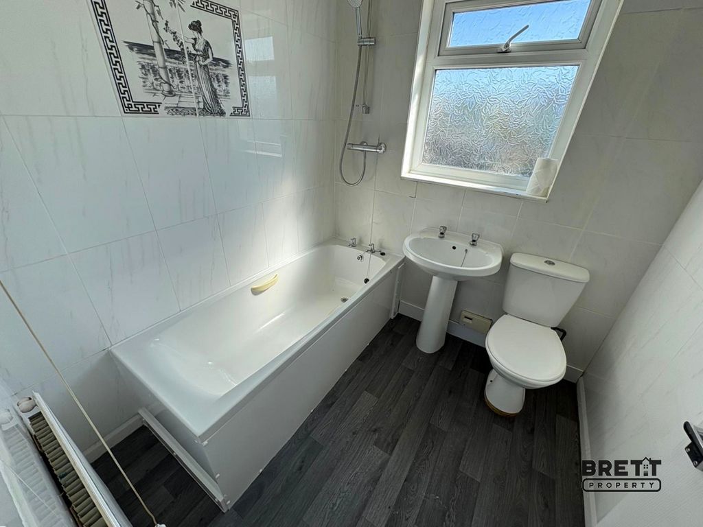 Additional image 7 of 3 bed semi-detached house to rent2 Finch Close, Pembroke Dock, Pembrokeshire. SA72