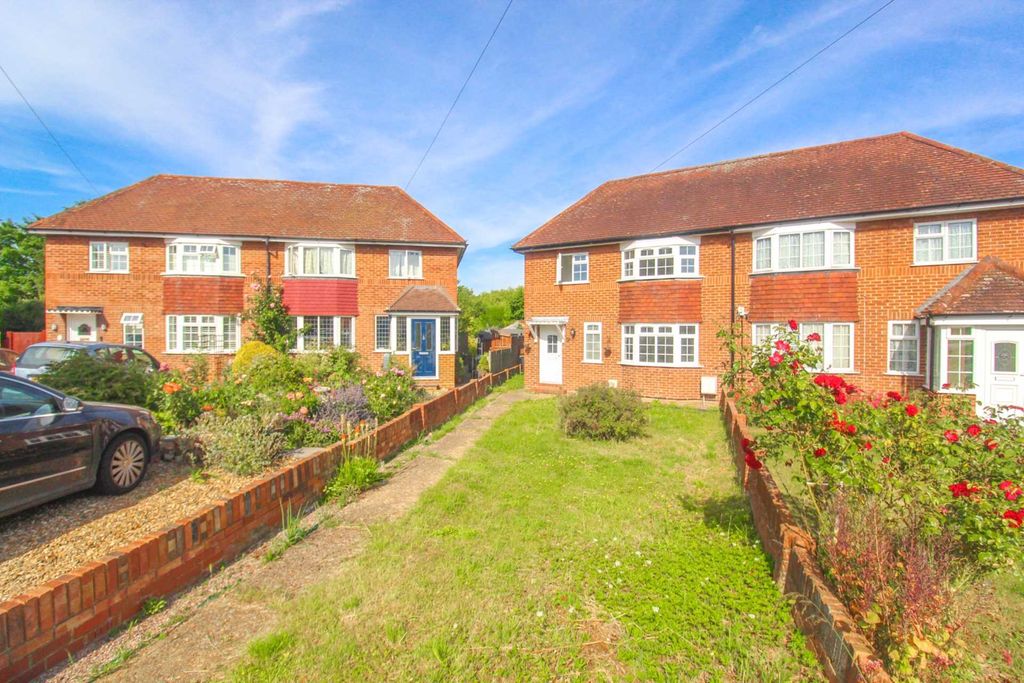 3 bed semi-detached house to rentRidgway Road, Brogborough MK43