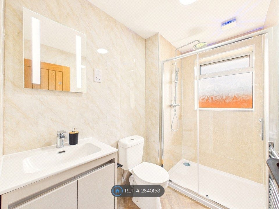 Additional image 20 of 5 bed terraced house to rentLincoln Close, Tewkesbury GL20