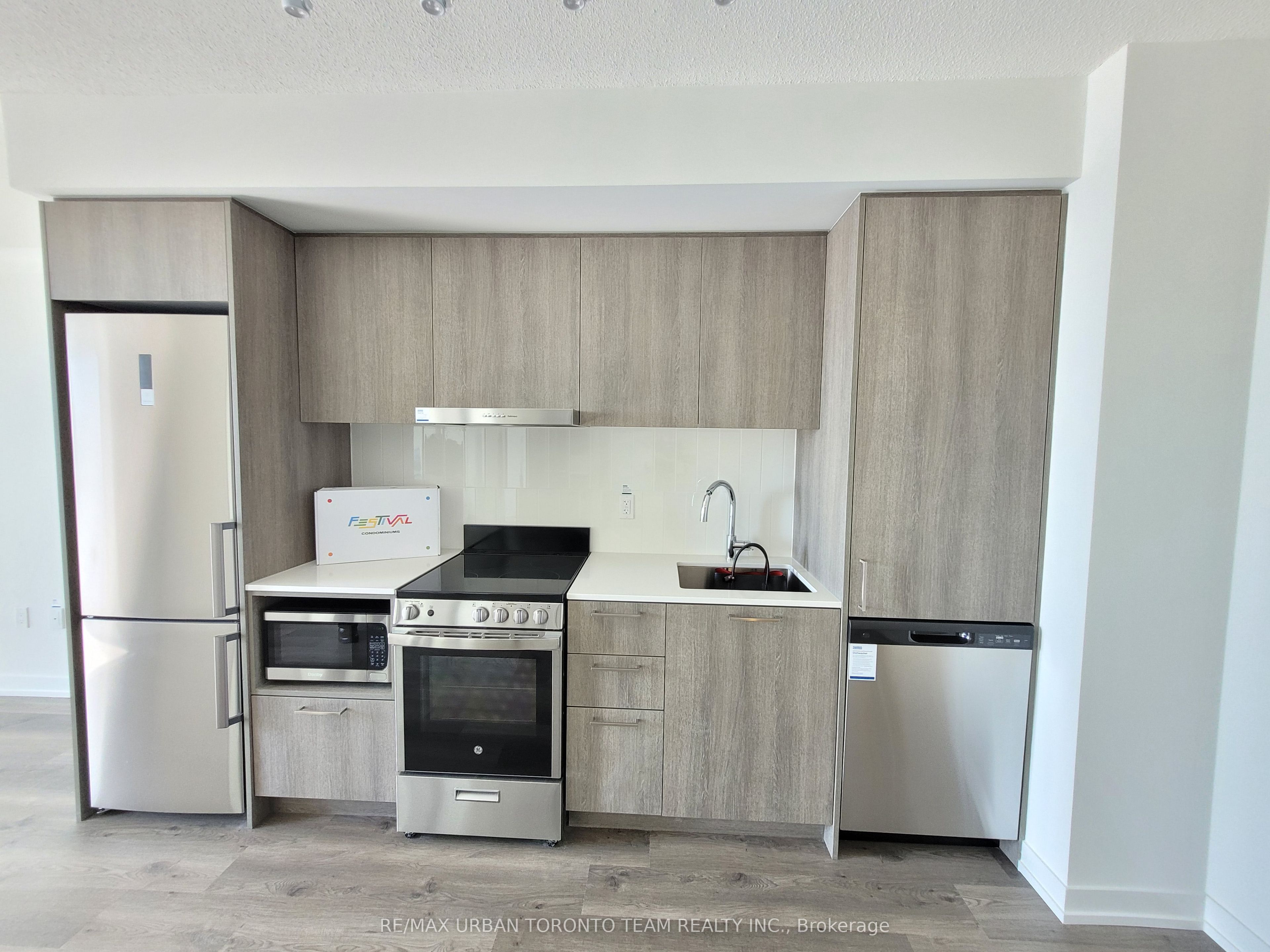 Additional image 2 of 2905-195 Commerce Street, Vaughan, ON, L4K 0P9