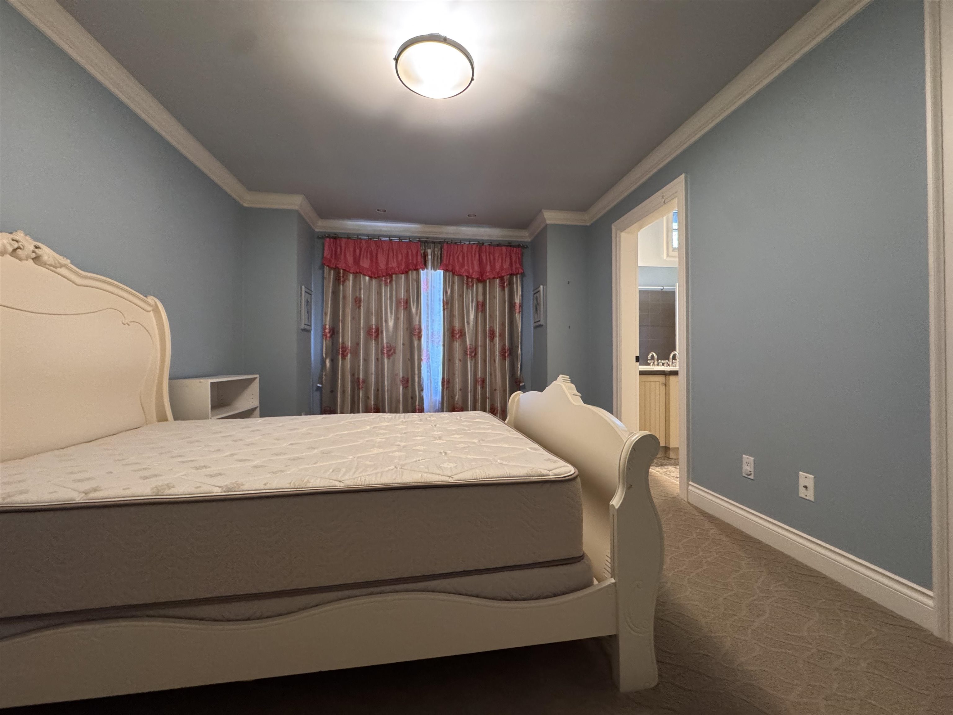 Additional image 6 of 13136 Marine Drive, Surrey, BC, V4A 1E7