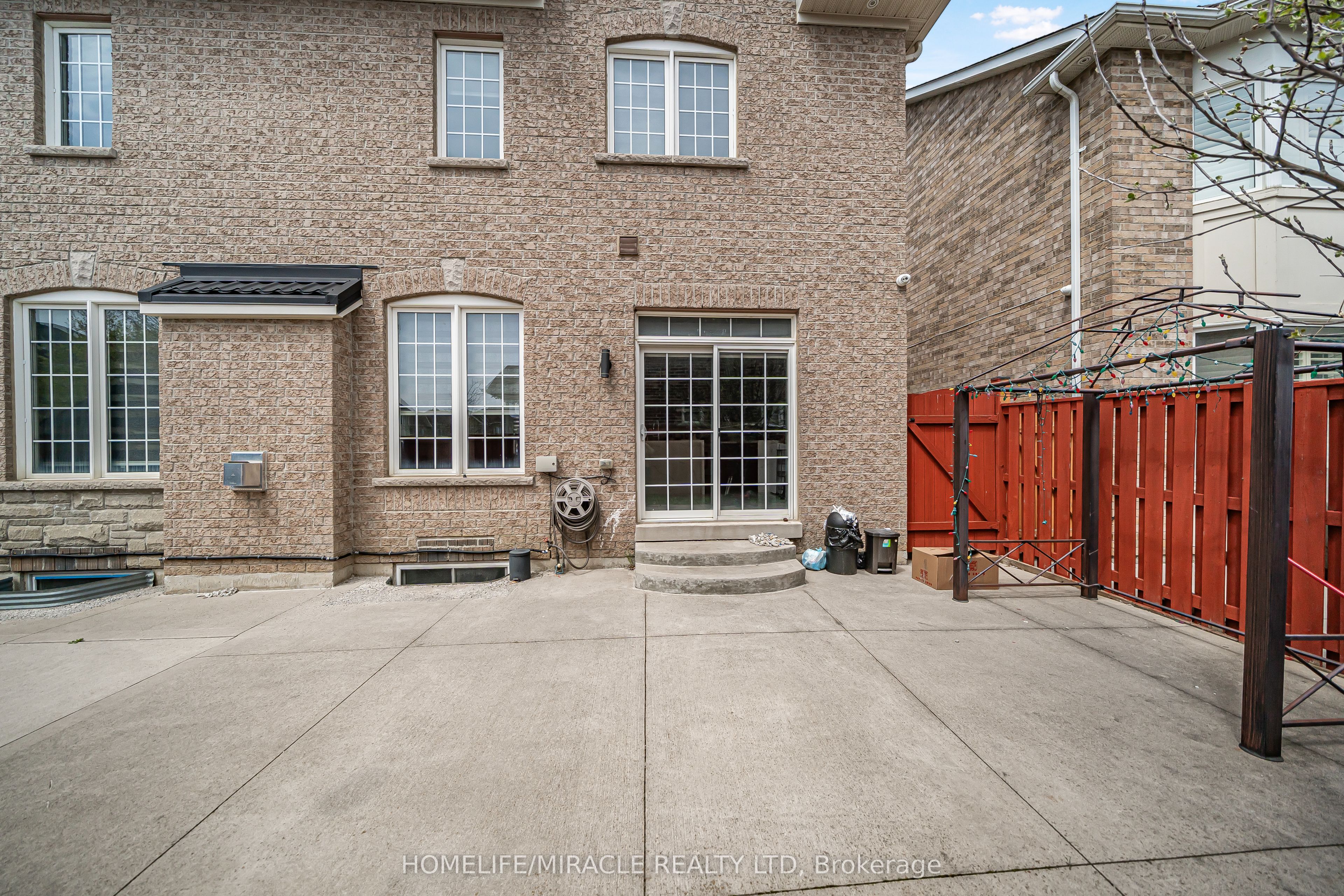 9 Berryfield Way, Brampton, ON, L6R 0Y3 photo 5
