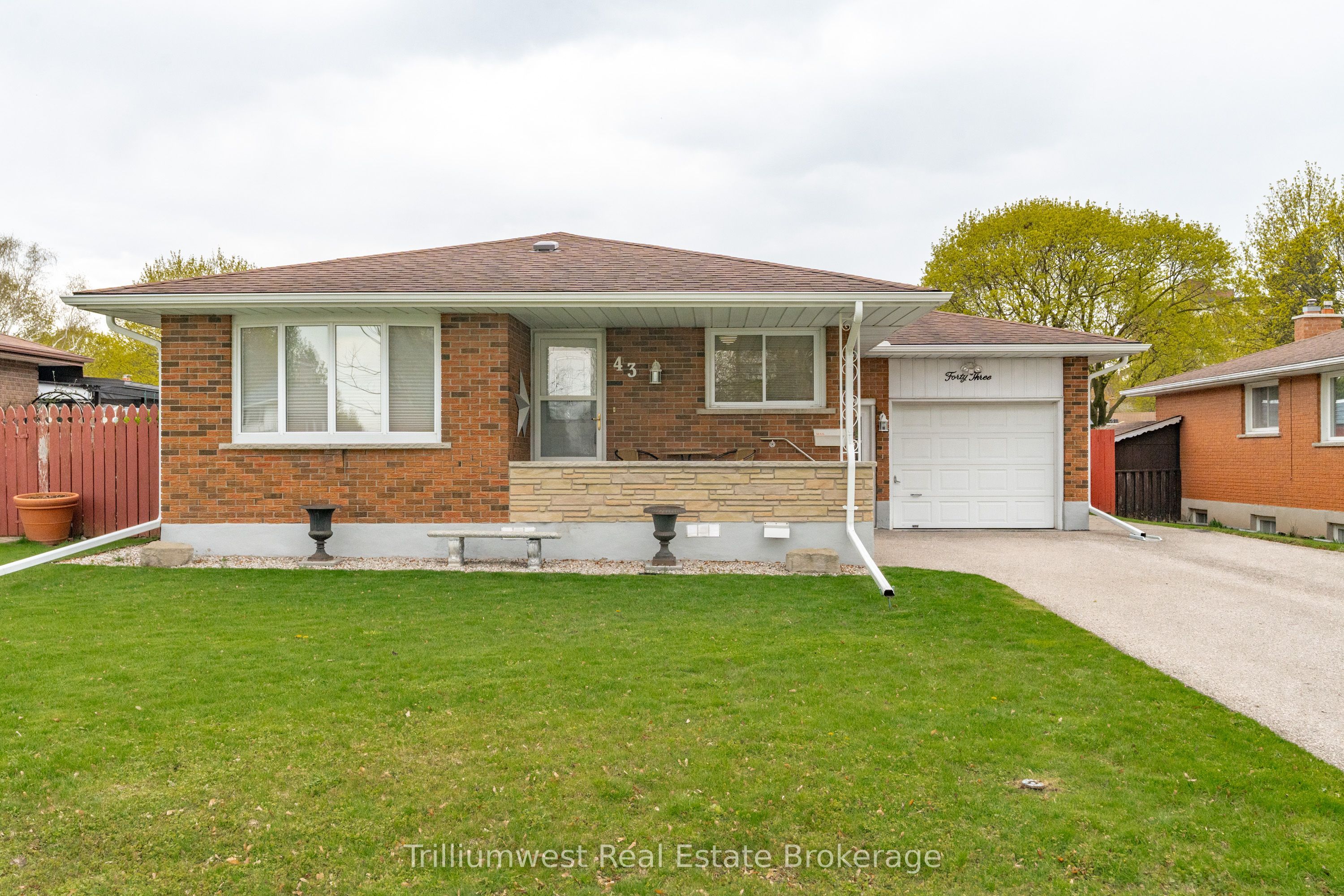 43 Tupper Crescent, Kitchener, ON, N2B 2Y1