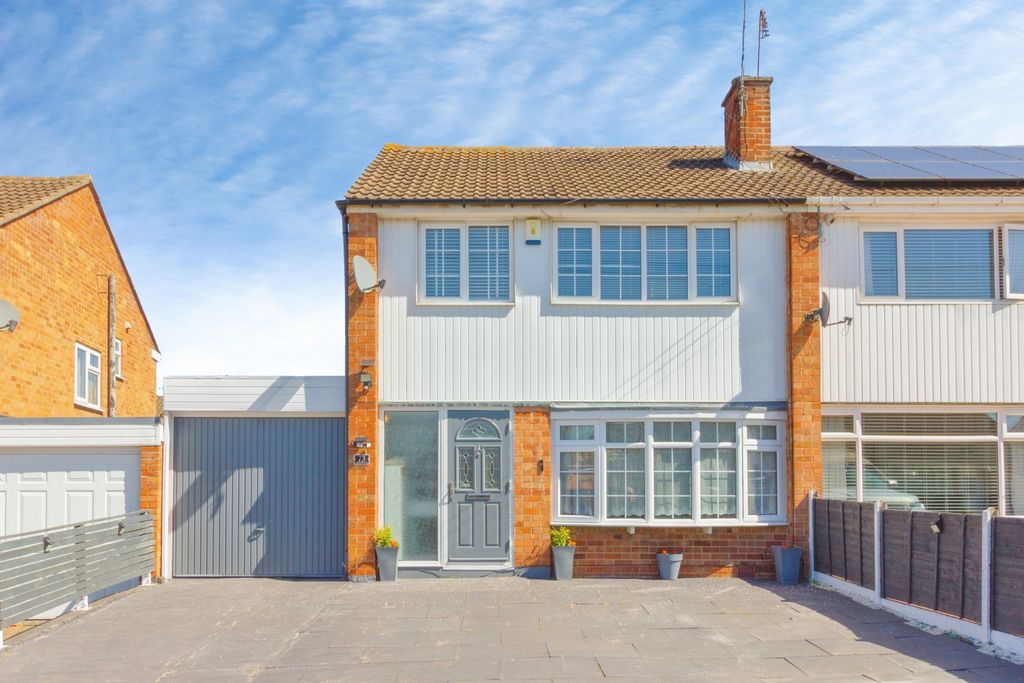 3 bed semi-detached house for saleGrass Acres, Leicester LE3