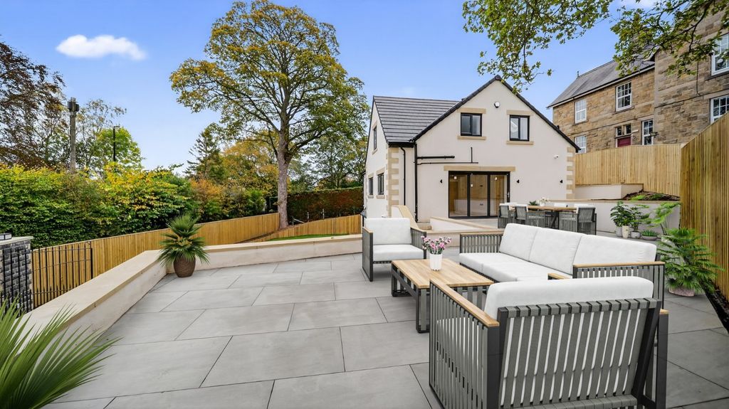 Additional image 2 of 5 bed detached house to rentLeeds Road, Bramhope, Leeds, West Yorkshire LS16