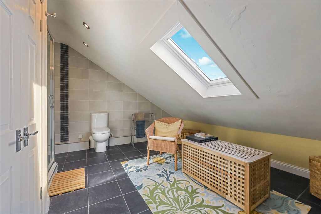 Additional image 15 of 4 bed flat for saleBentinck Street, Greenock, Inverclyde PA16