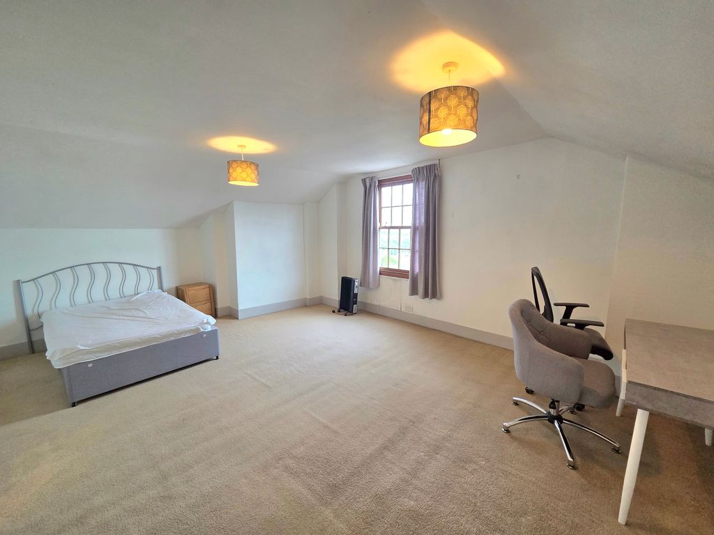 Additional image 4 of 2 bed maisonette to rentLower Market Street, Penryn TR10