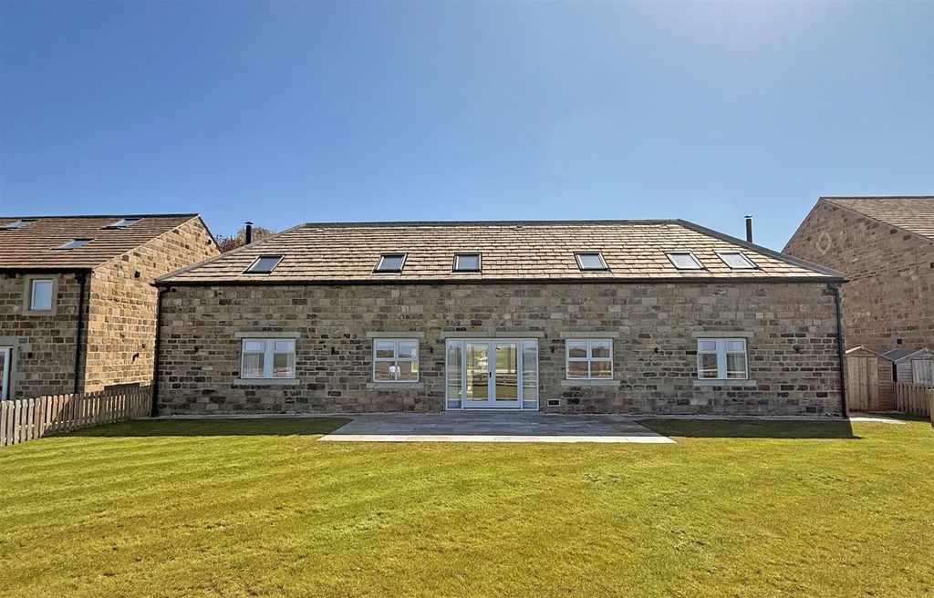 Additional image 22 of 4 bed property to rentHarewood Avenue, Harewood, Leeds LS17
